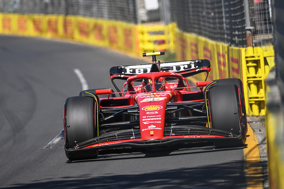 雷诺车队轻取阿斯顿马丁，佩雷兹刷新纪录