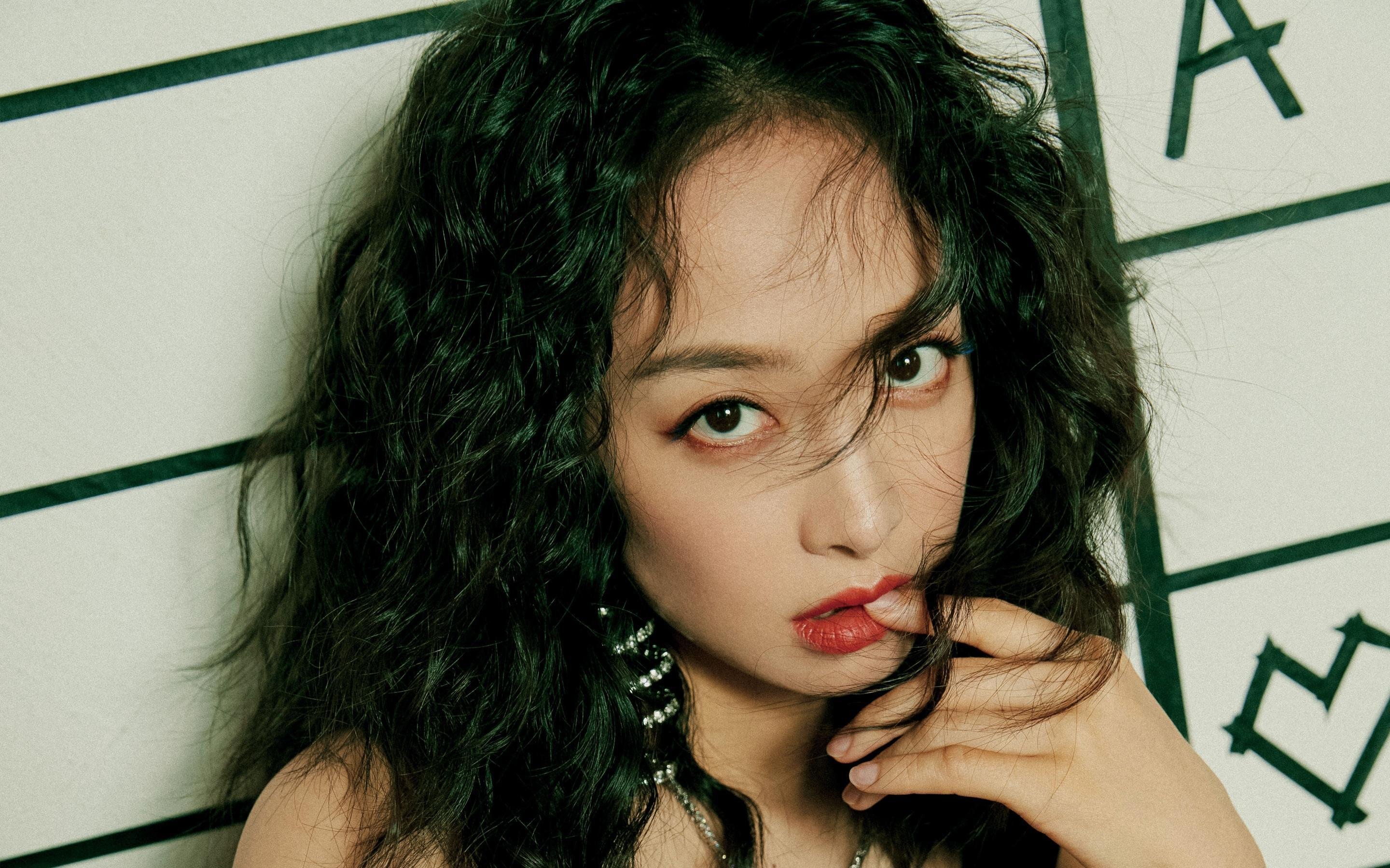 秩序与失控，当巴黎终结与F1引擎声同时响起